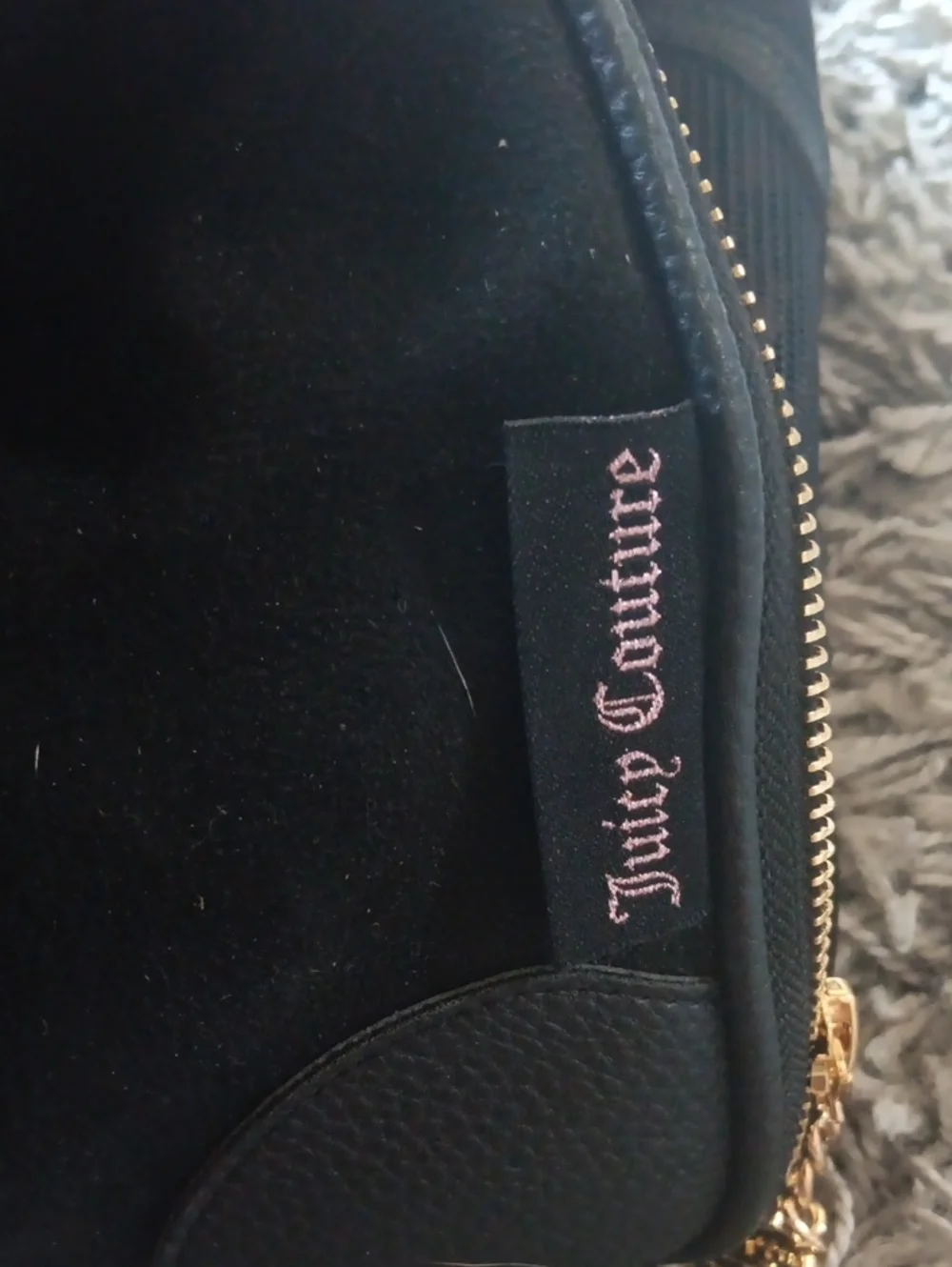 Juicy Couture Black Tote with Gold Crest 'Give Me Treats' Dog Carrier - Picture 5 of 5